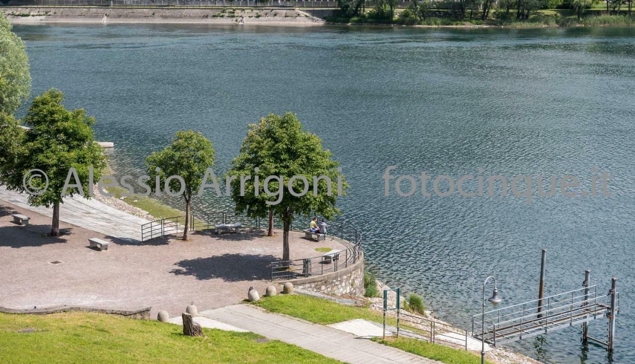 Bluelake Inn Olginate Exteriör bild